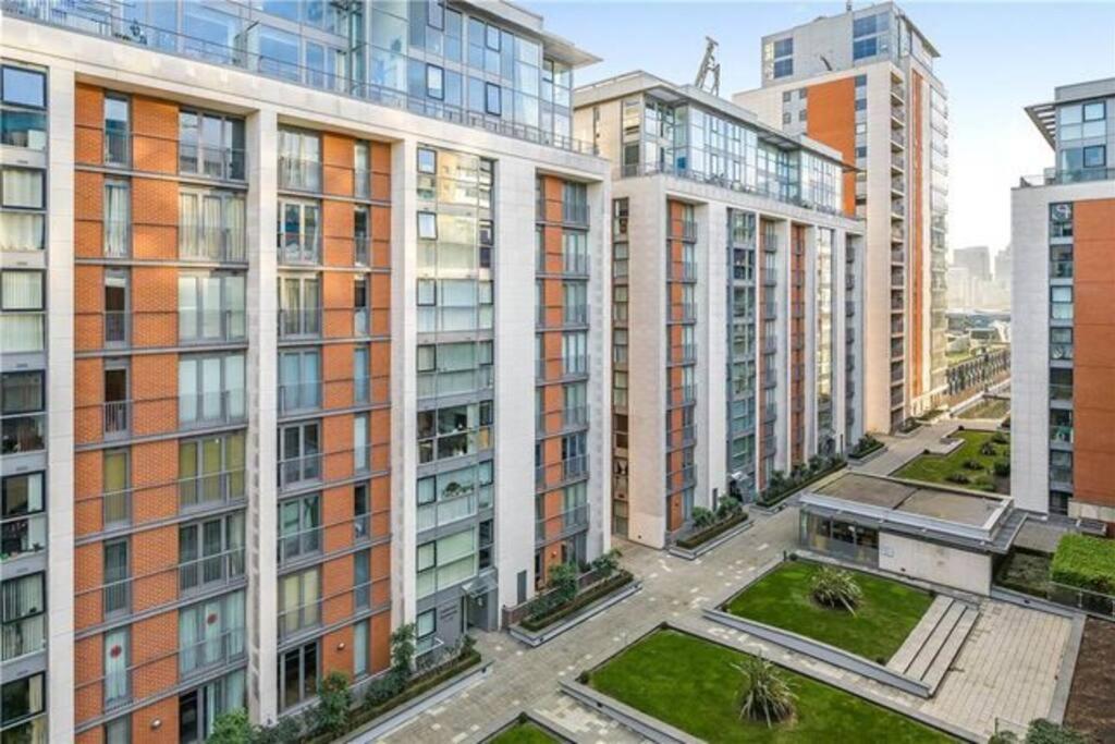 1 Bedroom Apartment Royal Docks Londra Exterior foto